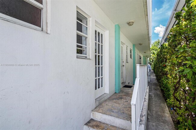 Building Photo - 911 Meridian Ave