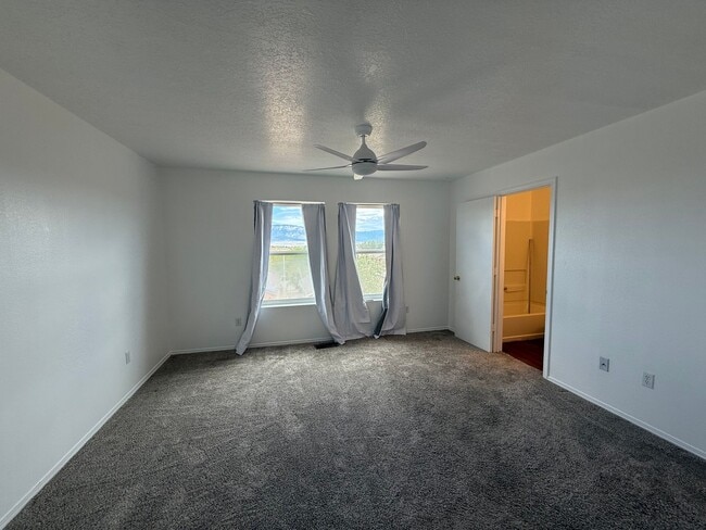 Building Photo - 3 Bed 2.5 Bath Paradise Heights
