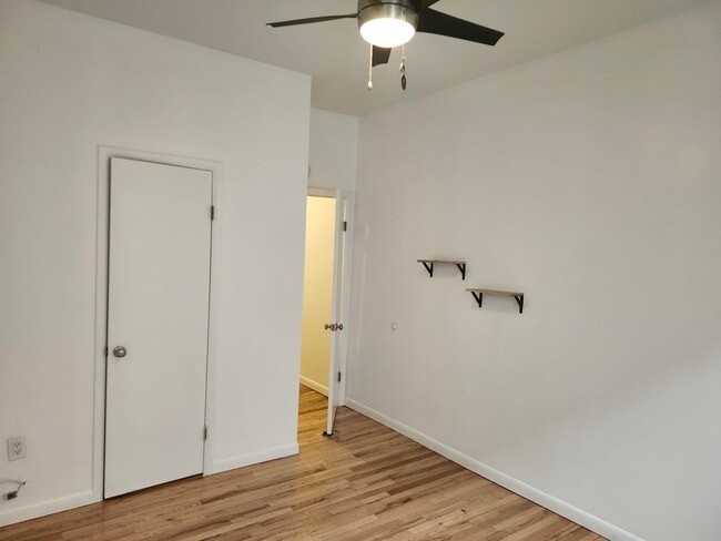 Building Photo - 208 Willow Ave