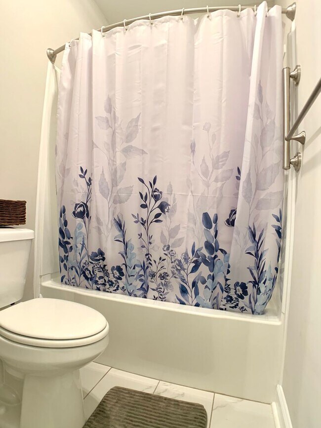 Building Photo - 585 Dexter Dr