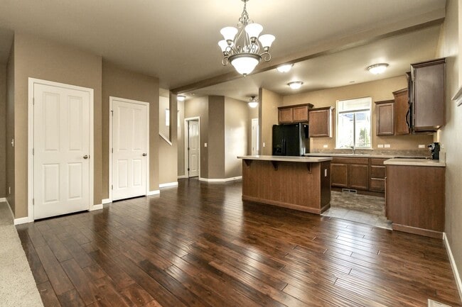 Building Photo - Beautiful Lacey Home with new paint and carpet in Popular Edgewater Community