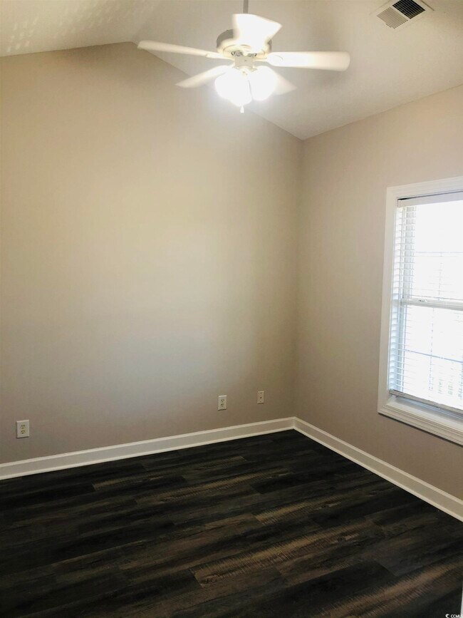 Building Photo - 3983 Forsythia Ct