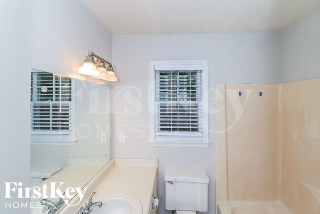 Building Photo - 1570 Sprayberry Dr