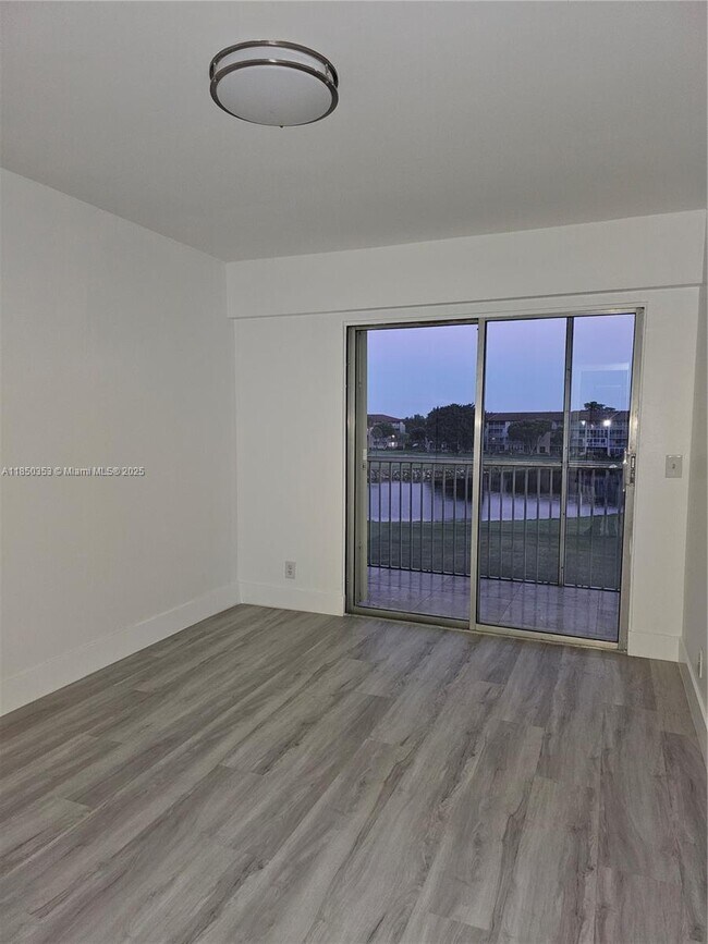 Building Photo - 13550 SW 6th Ct