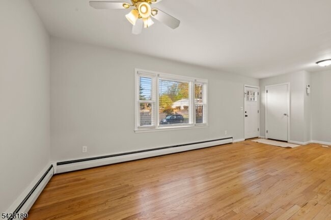 Building Photo - 47 River Rd