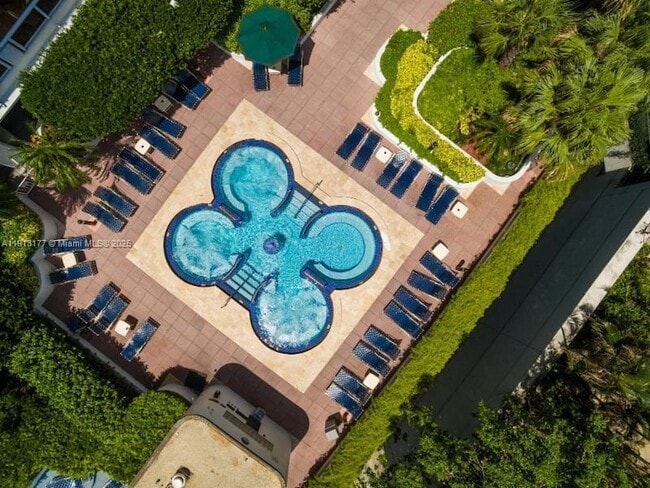 Building Photo - 1717 N Bayshore Dr