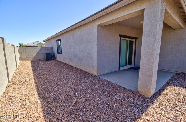 Building Photo - 43833 Yucca Ln