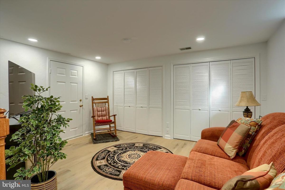 Building Photo - 401 Chambers Ridge