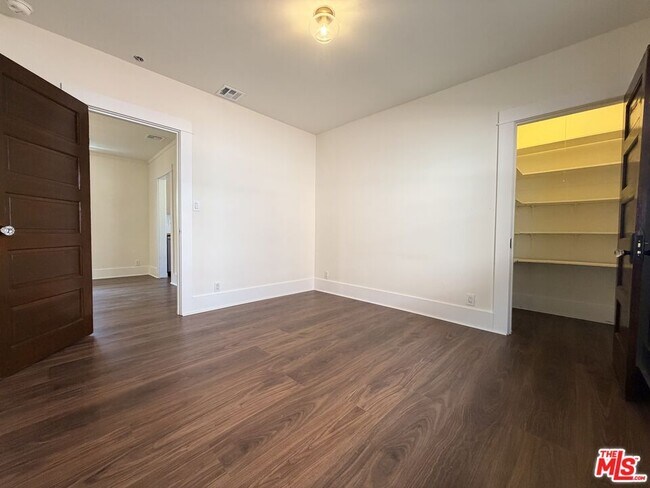 Building Photo - 1351 N McCadden Pl