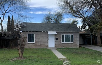 Building Photo - 2 Bedroom 1 Bath Home