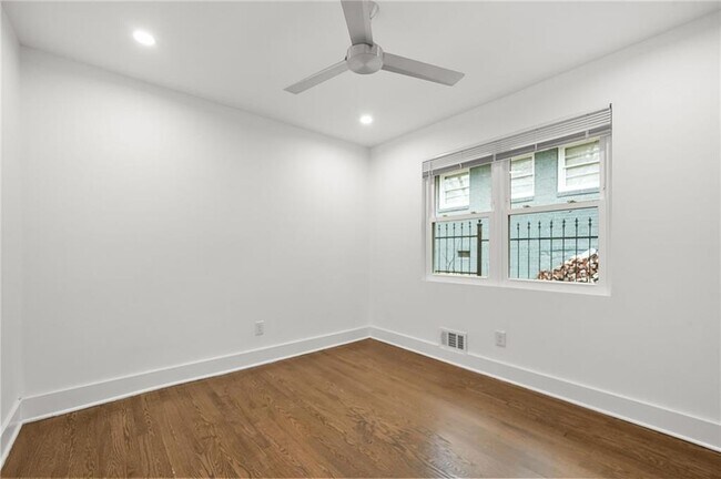 Building Photo - 1949 Handley Ave SW