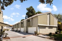 Building Photo - 300 S Mentor Ave