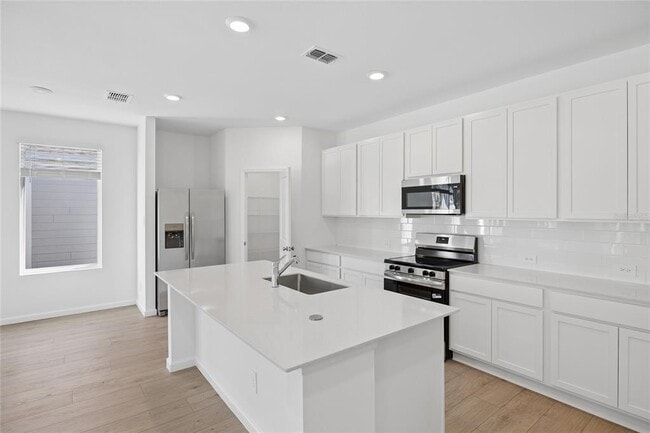 Building Photo - 5087 Loggia Ln