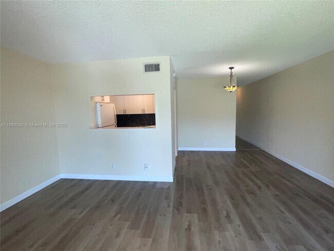 Building Photo - 4200 Crystal Lake Dr