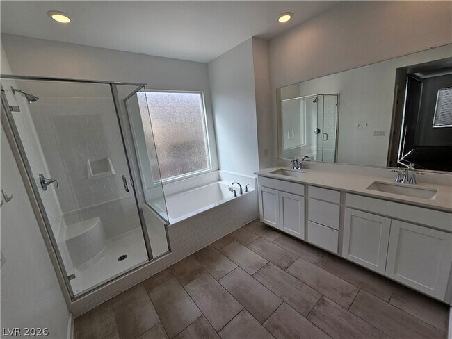 Building Photo - 6851 Gaslamp Hbr Ave