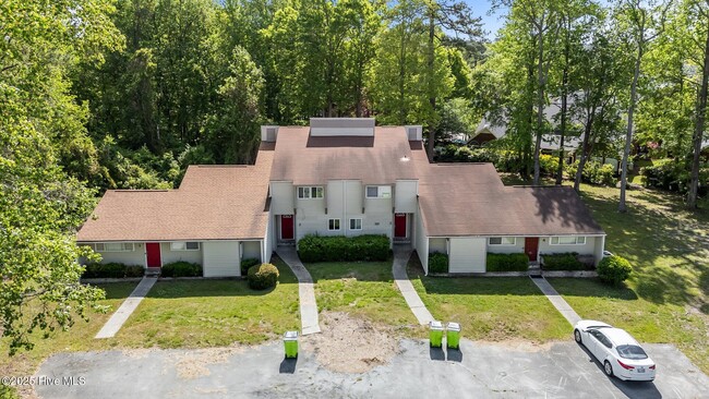 Building Photo - 125 Pirates Rd