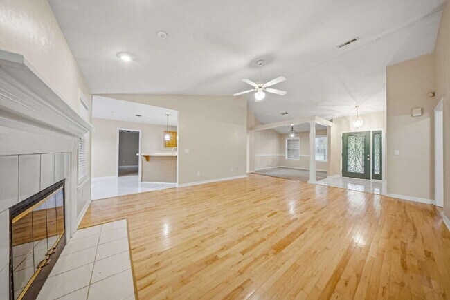 Building Photo - 1535 Breamstone Ridge