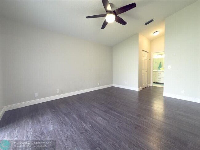 Building Photo - 12204 Sunset Point Cir