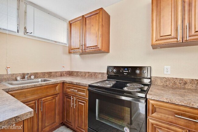 Primary Photo - 1010 N Fiske Blvd