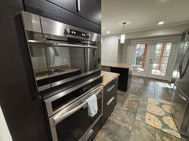 Building Photo - 5327 Chantilly Ln