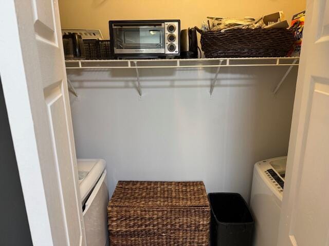 Building Photo - 9927 Kamena Cir