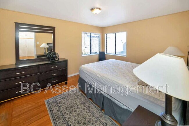 Building Photo - 6606 Aqua Vista Ct