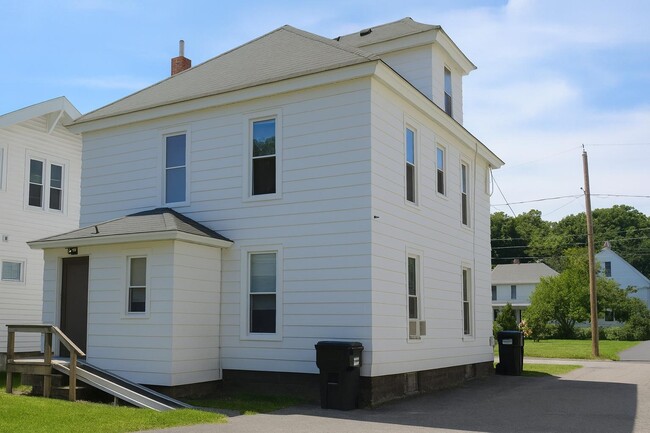 Building Photo - 502 Helen St