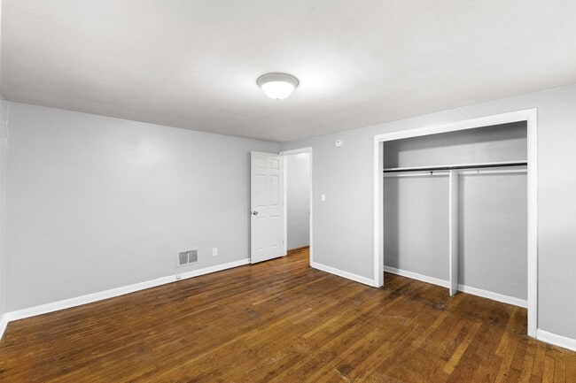 Building Photo - 384-386-386 S Napoleon Ave