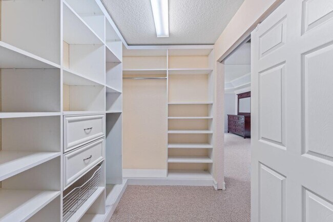 Building Photo - 8492 Breezy Oak Way