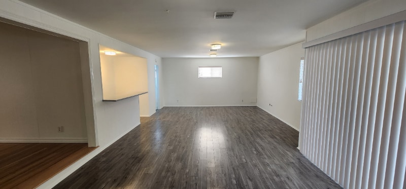 Building Photo - 4923 W 121st St