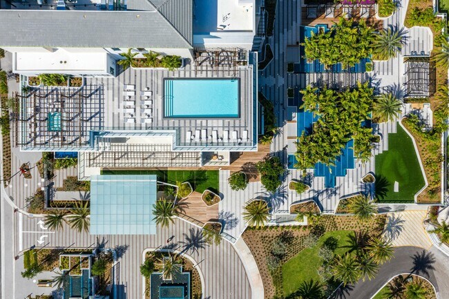 Building Photo - 220 SE Mizner Blvd