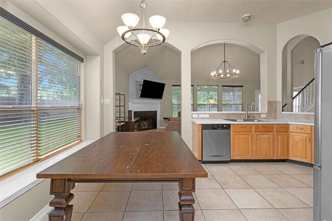 Building Photo - 7215 Wedgewood Dr