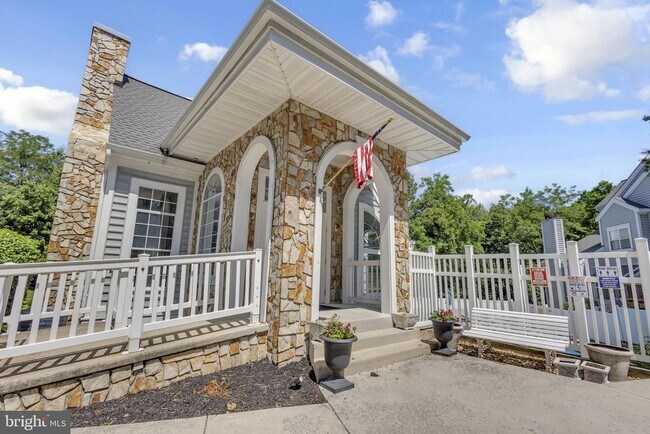 Building Photo - 314 Overlook Dr
