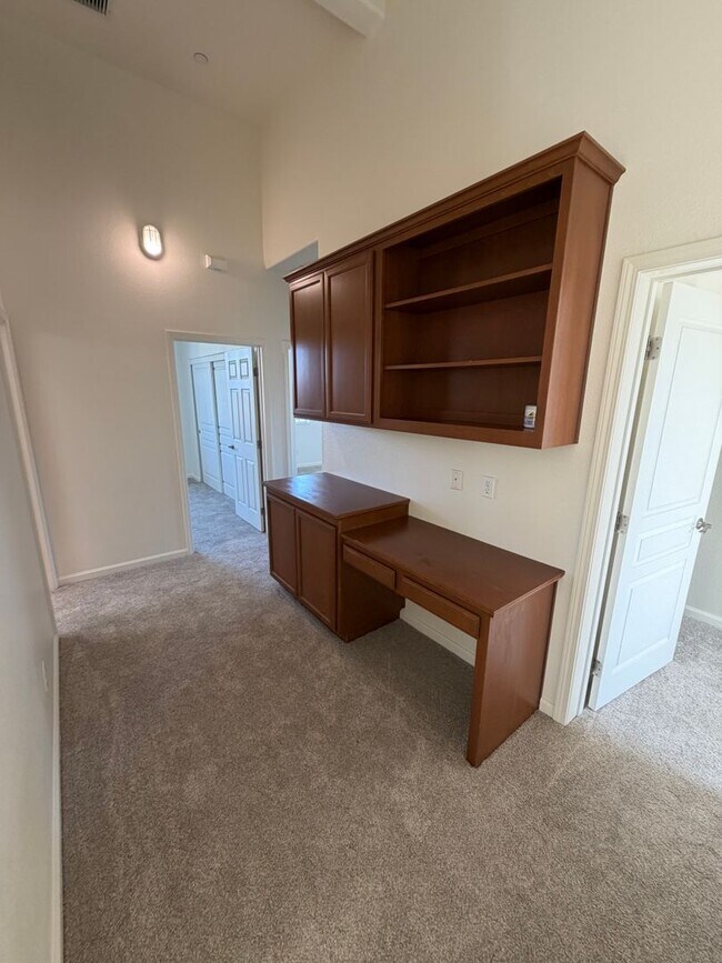Building Photo - 1609 Barolo Pl