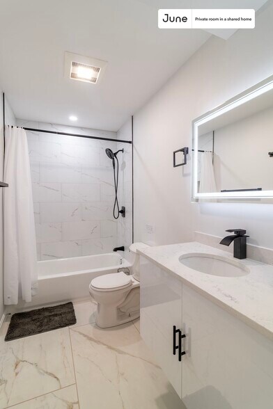 Building Photo - Private bedroom in 3 bed/2 bath Home
