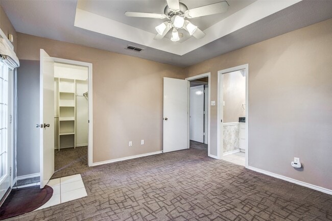 Building Photo - 1003 Mack Pl