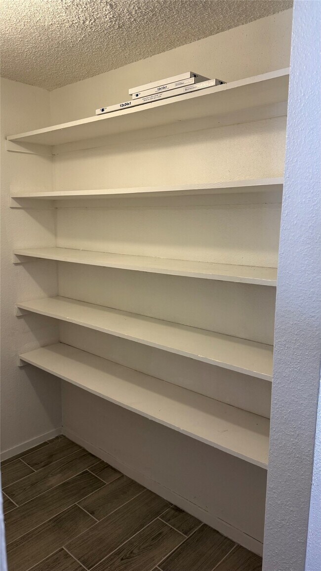 Building Photo - 12922 Wirevine Ln