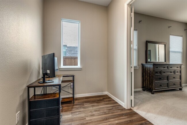 Building Photo - 3309 Sarala Ct