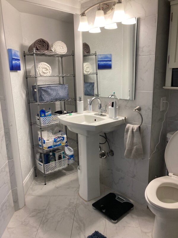 Building Photo - 470 3rd St S