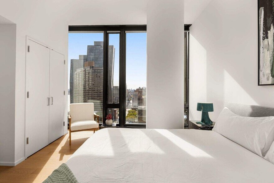 Building Photo - 685 1st Ave