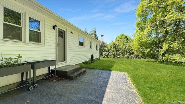 Building Photo - 15 Whitehill Pl