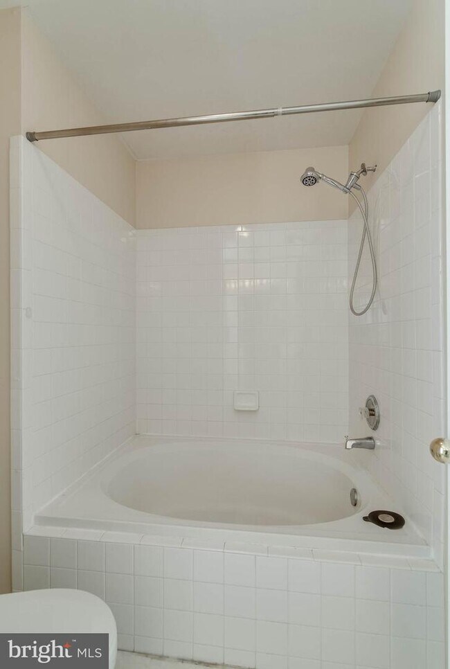 Building Photo - 15704 Renton Ct