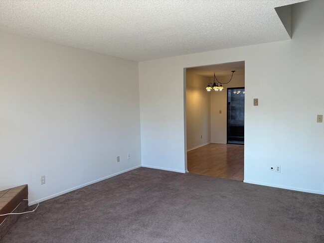 Building Photo - 750 Chorro St