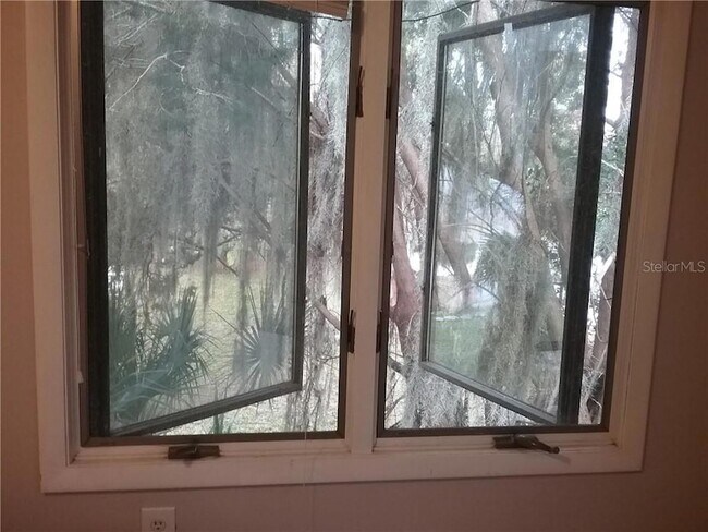 Building Photo - 6540 Lincoln Rd