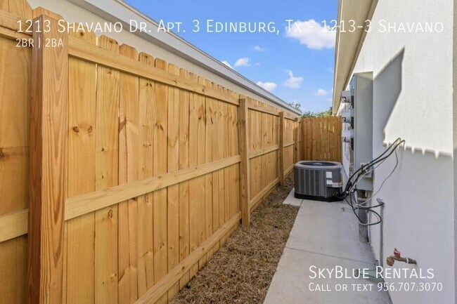 Building Photo - 1213 Shavano Dr