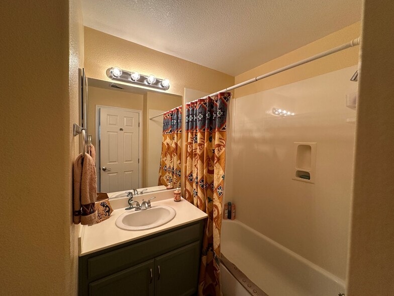Building Photo - 2613 Covelite Way