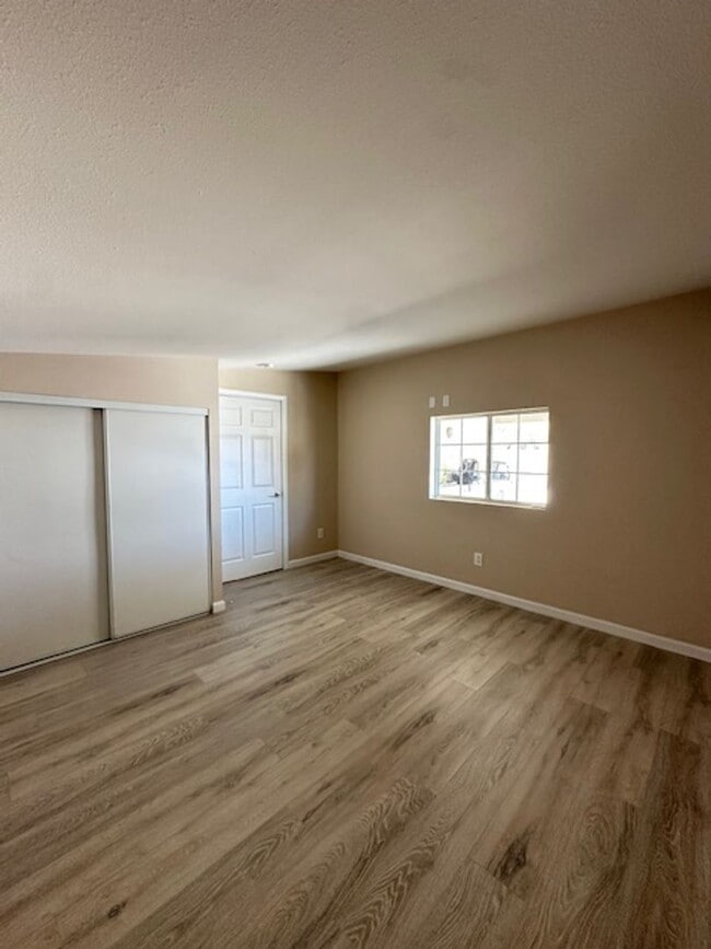 Building Photo - 4 bedroom in Desert Hot Springs