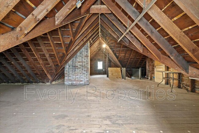 Building Photo - 1818 College Ave