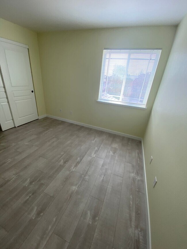 Building Photo - lot165