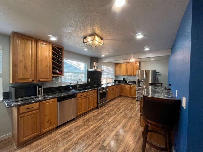 Building Photo - 4135 S Minuteman Way